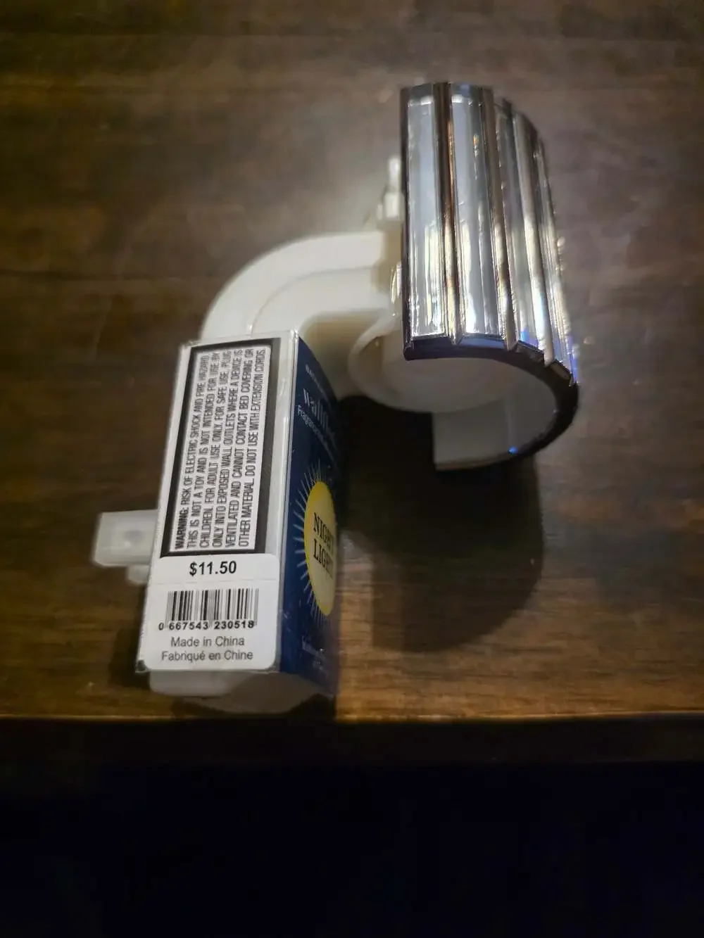 Bath & Body Works Wallflowers Chrome Ribbed Night Light Fragrance Plug